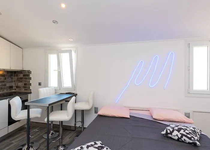 Corfu Downtown Suites